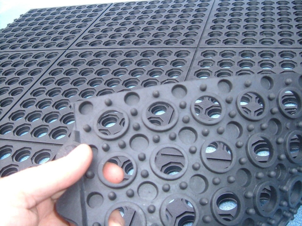 14mm Grass Rubber Mat Interlocking Gateway Playground Safety Mats WITH FIXINGS